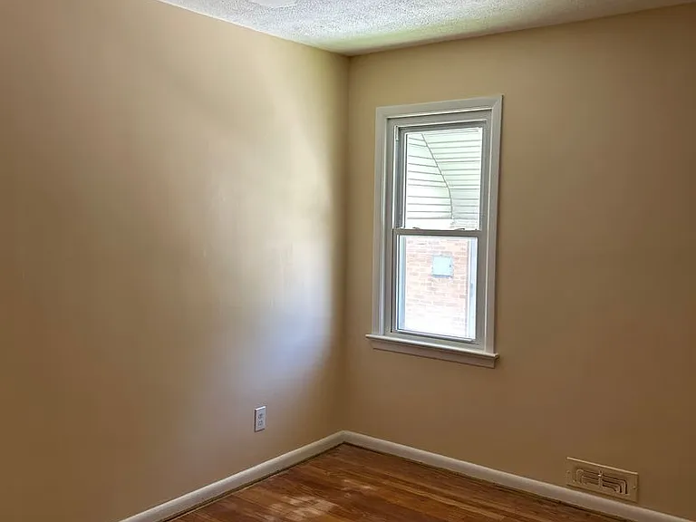 4409 Adrian Rd — Photo 25