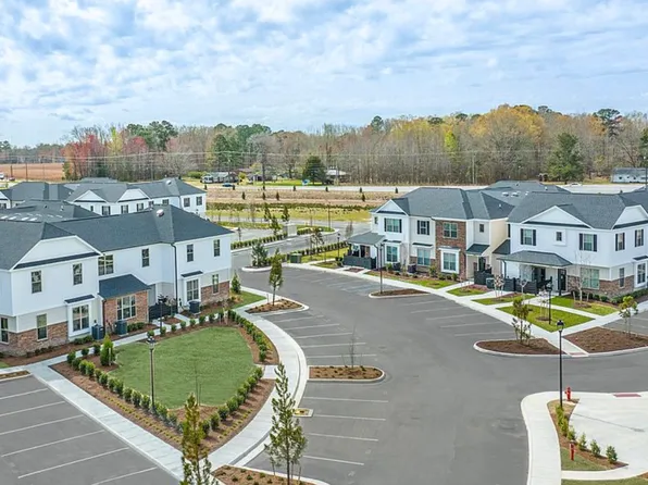 710 Kathy Ann Way W, Carrollton, VA 23314