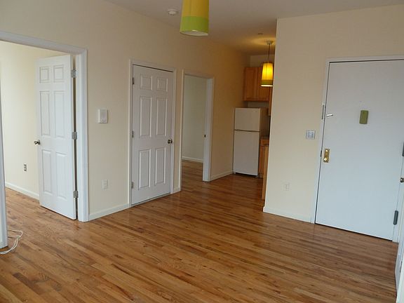 3rd image of 192 Meserole St APT 11