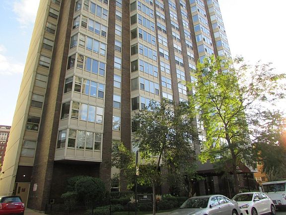 3rd image of 525 W Hawthorne Pl APT 3101
