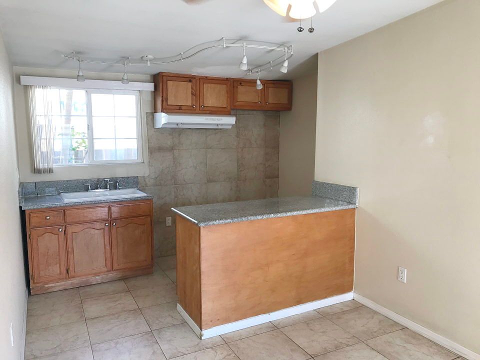 2nd image of 1243 1/2 W 93rd St