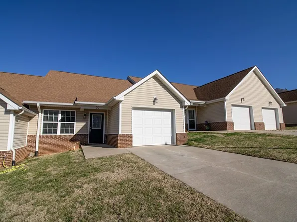 30 Hunters Valley Ln, Rocky Mount, VA 24151