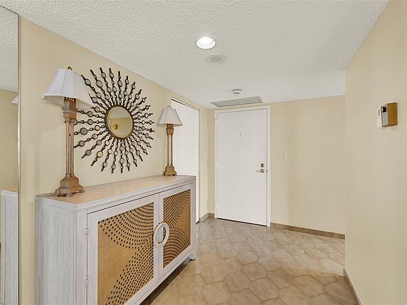 4th image of 1010 S Ocean Boulevard #1509