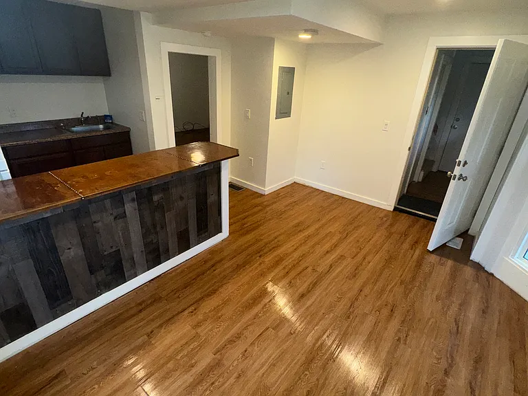 847 Pearl St #4 — Photo 3