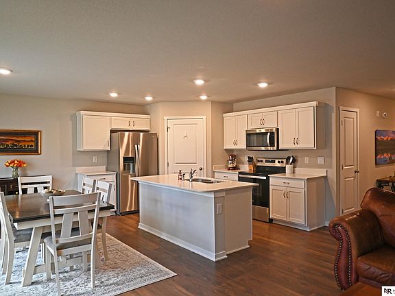 4th image of 4460 Leawood Dr