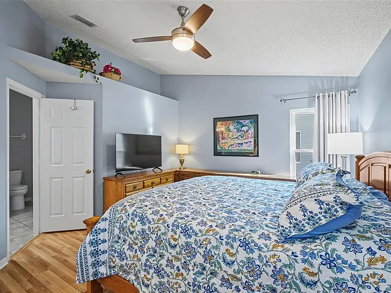 25049 Navel Ave — Photo 10