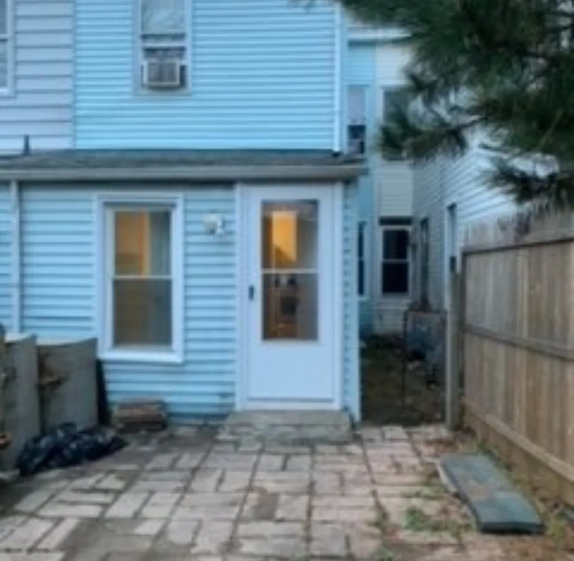 2 bed, 1000 sqft, $1,850 — Photo 2
