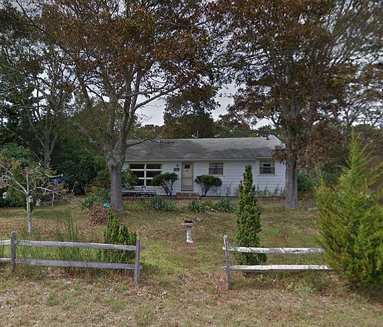 2nd image of 393 Edgewater Dr E