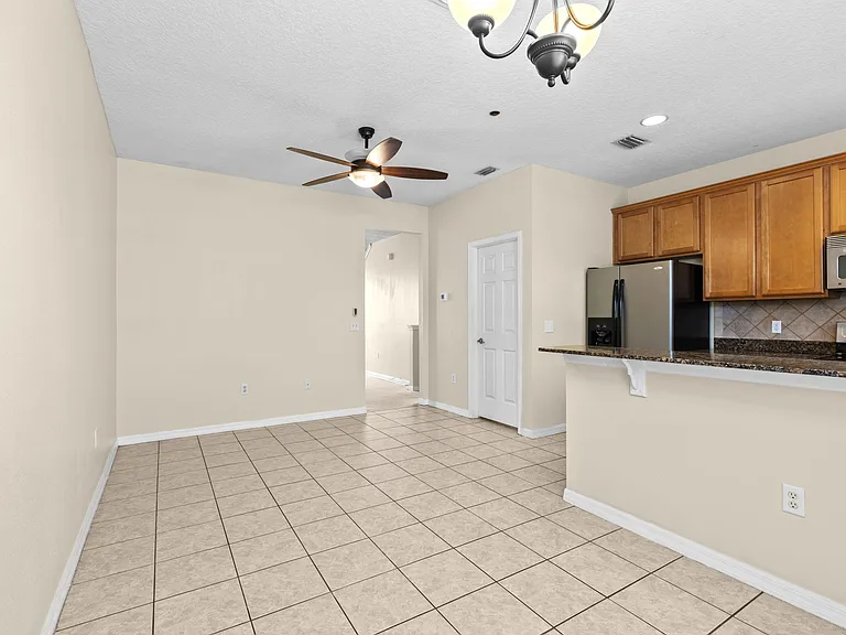 2412 Middleton Grove Dr — Photo 9