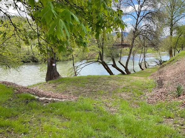 0 S Main St, Riddle, OR 97469