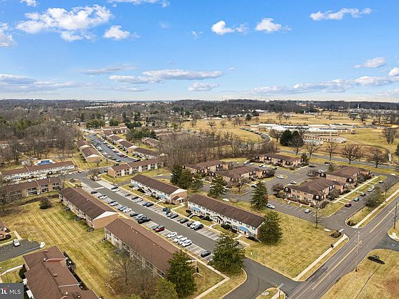 3rd image of 30 Kearney Dr
