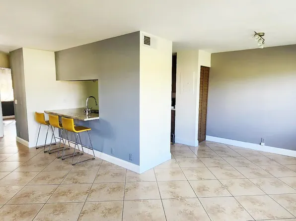 8621 SW 5th St APT 205, Pembroke Pines, FL 33025