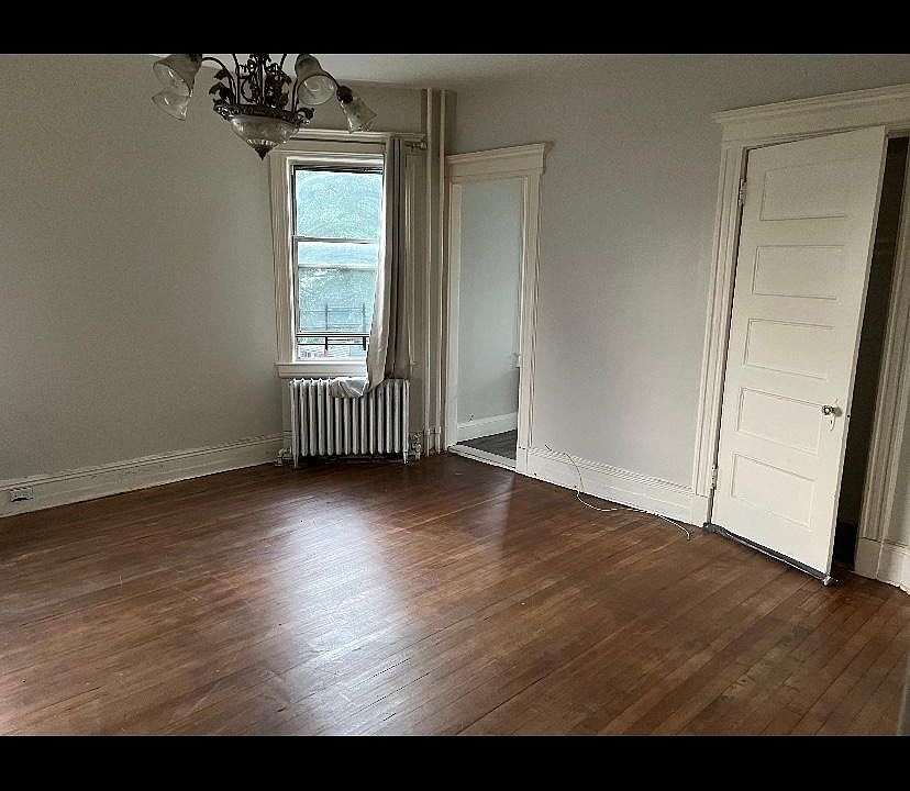 1st image of 21 Morris St Floor 2