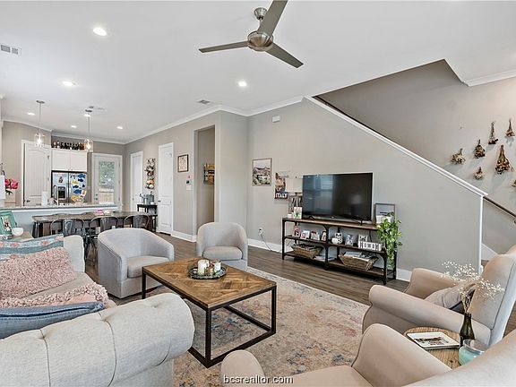 5th image of 1107 Hardwood Ln