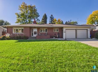 1205 E 30th St, Sioux Falls, SD 57105