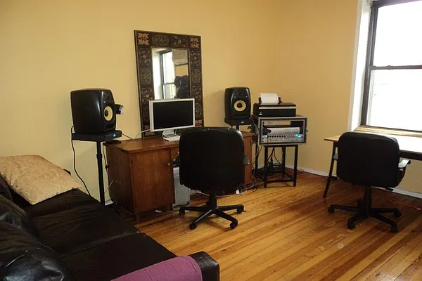 Rented by Corcoran | media 25