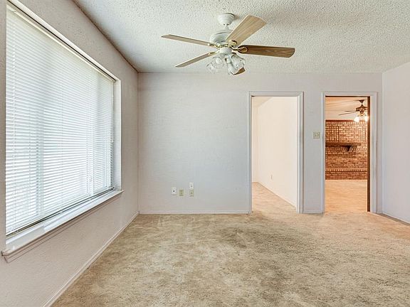 3rd image of 617 W Louella Dr