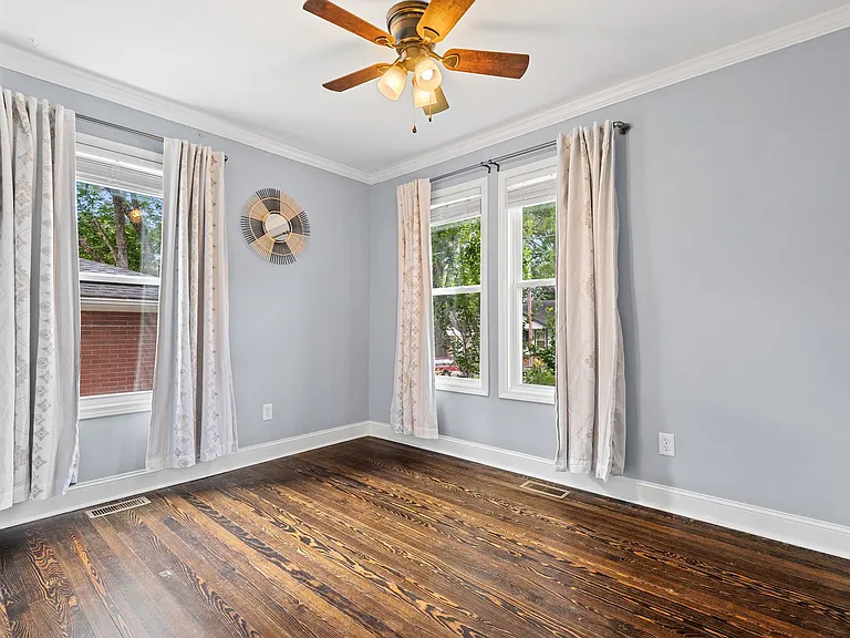 506 N Maple St — Photo 9