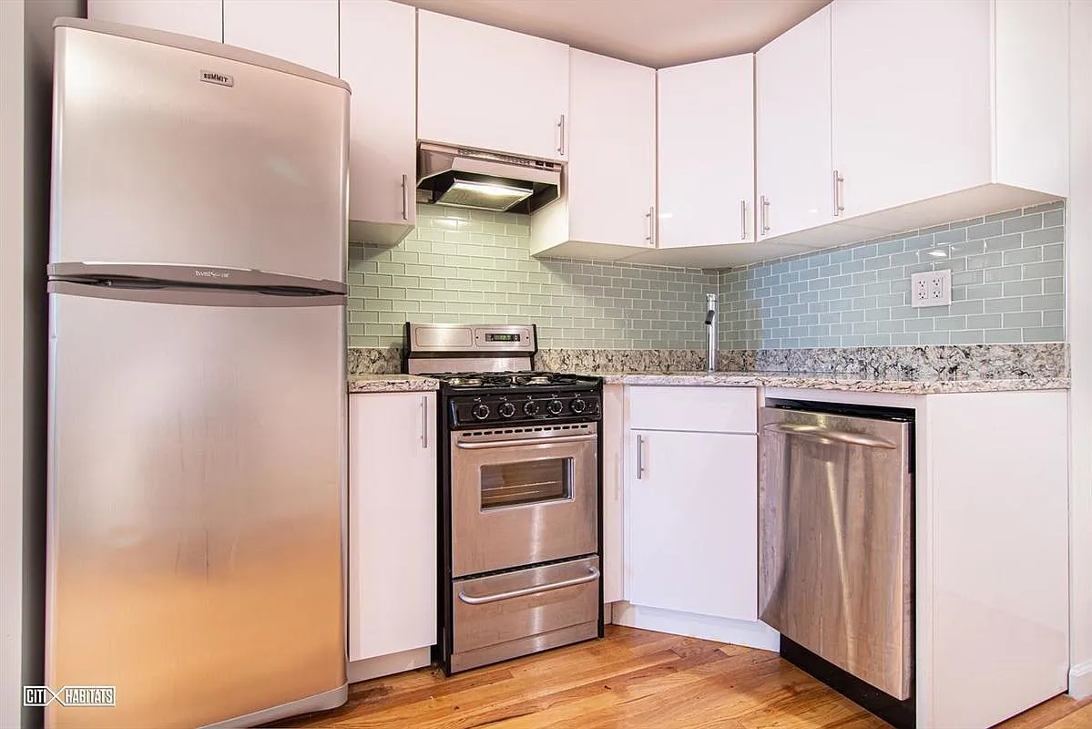 89 Christopher Street — Photo 2