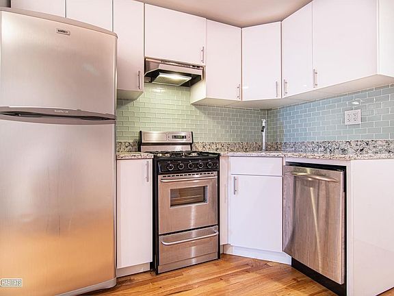 2nd image of 89 Christopher St APT 17
