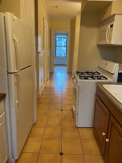 1 bed, 700 sqft, $2,050 — Photo 4