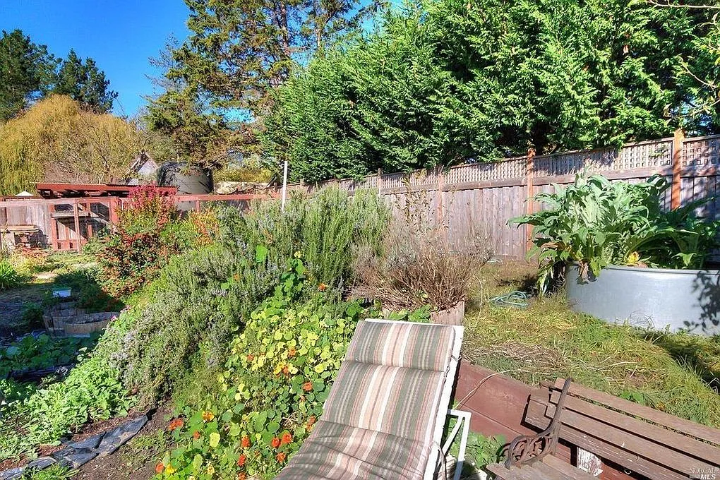 11540 Sutton St — Photo 4