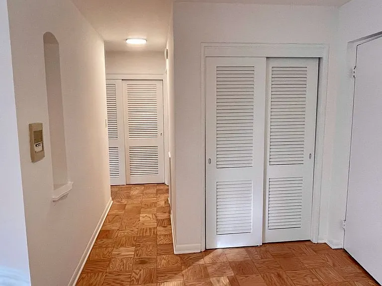 720 Washington Blvd — Photo 32