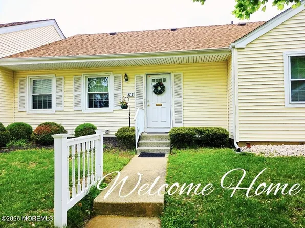 37 Piazza San Paola Unit E, Freehold, NJ 07728