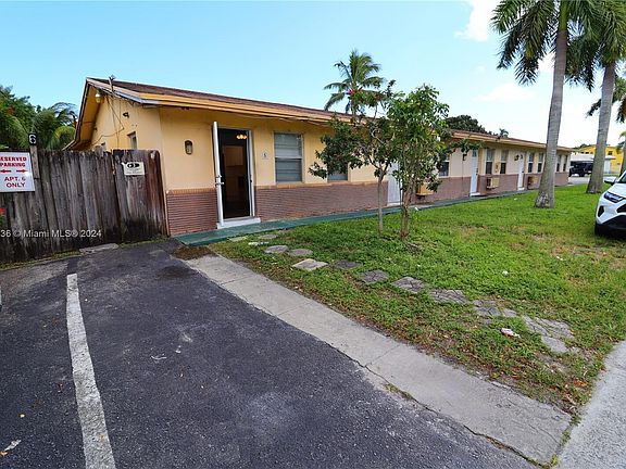 5th image of 499 NW 42nd St APT 5