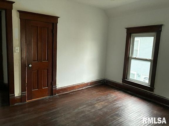 5th image of 732 S Main St