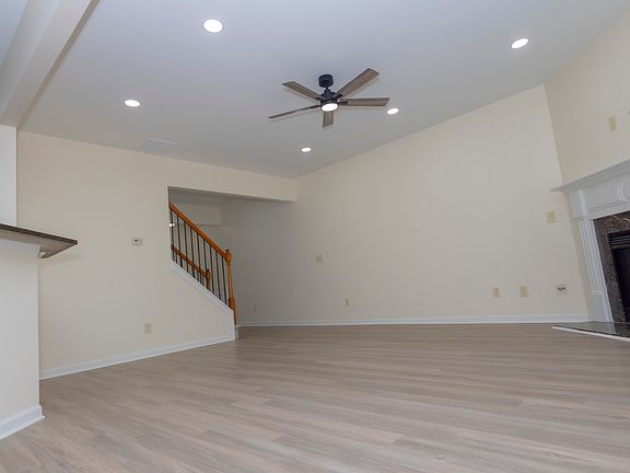 2nd image of 3038 Cross Creek Dr