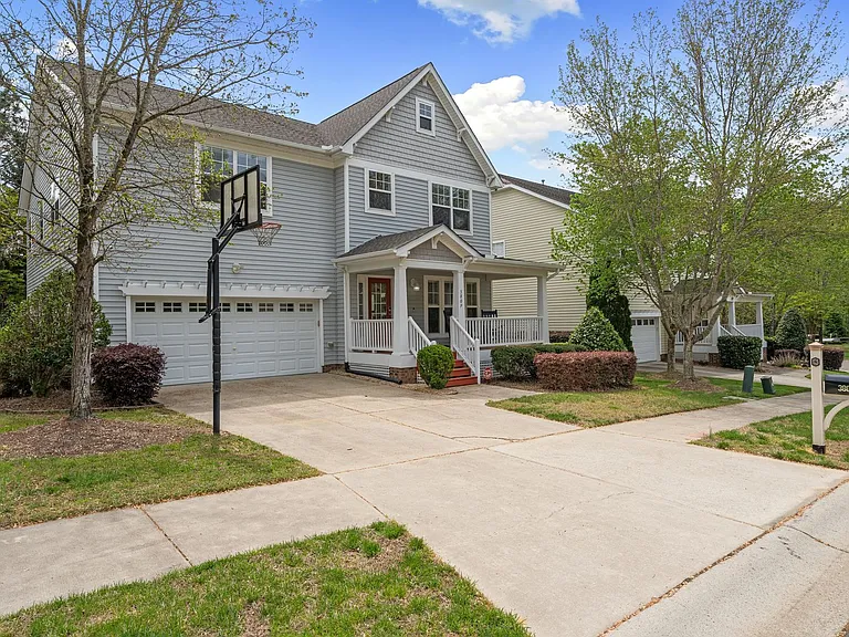 3809 Stoneybrook Dr — Photo 2