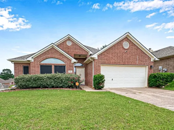 2212 Highland Crossing Dr, Conroe, TX 77304
