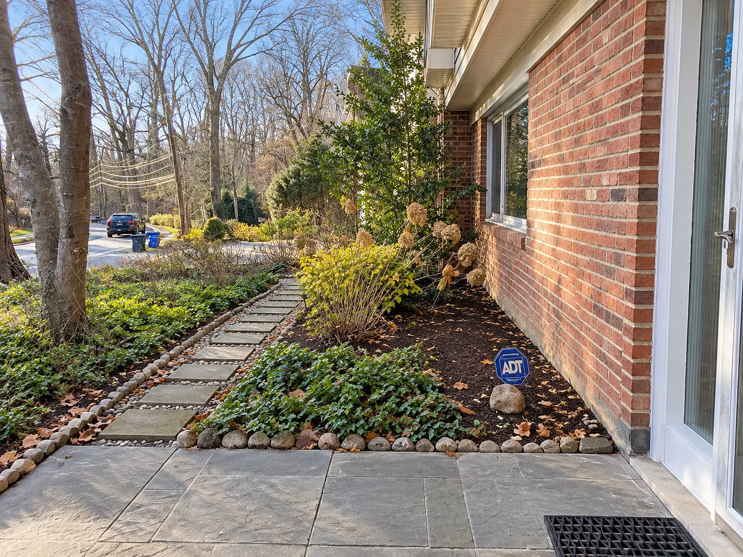 1 bed, 1200 sqft, $2,000 — Photo 2