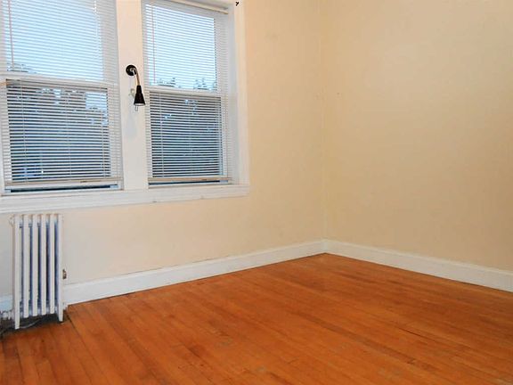5th image of 4814 W Hutchinson St APT 1C