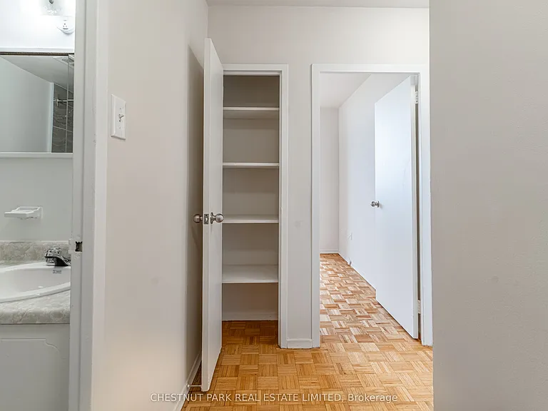 40 Godstone Rd #806 — Photo 33