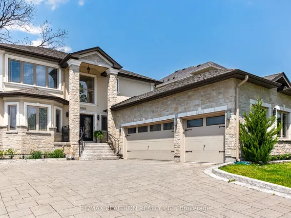 1001 Gorham St, Newmarket, ON L3Y 5G9
