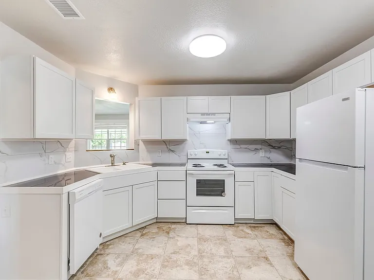 2307 Traverse Dr — Photo 13