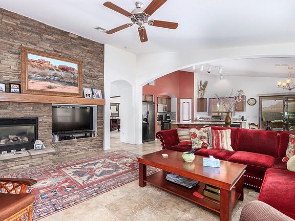 3rd image of 1451 E Jeanne Ln