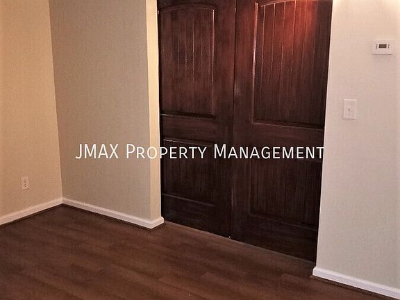 5th image of 24 Church Ave SW APT A