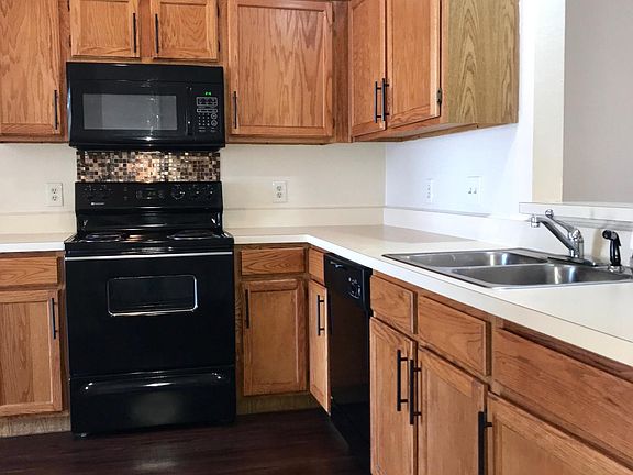 3rd image of 727 Lemons St