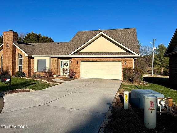 3rd image of 7628 Breckenridge Ln