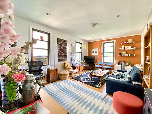 Rented by Zjama Realty Corp | media 18