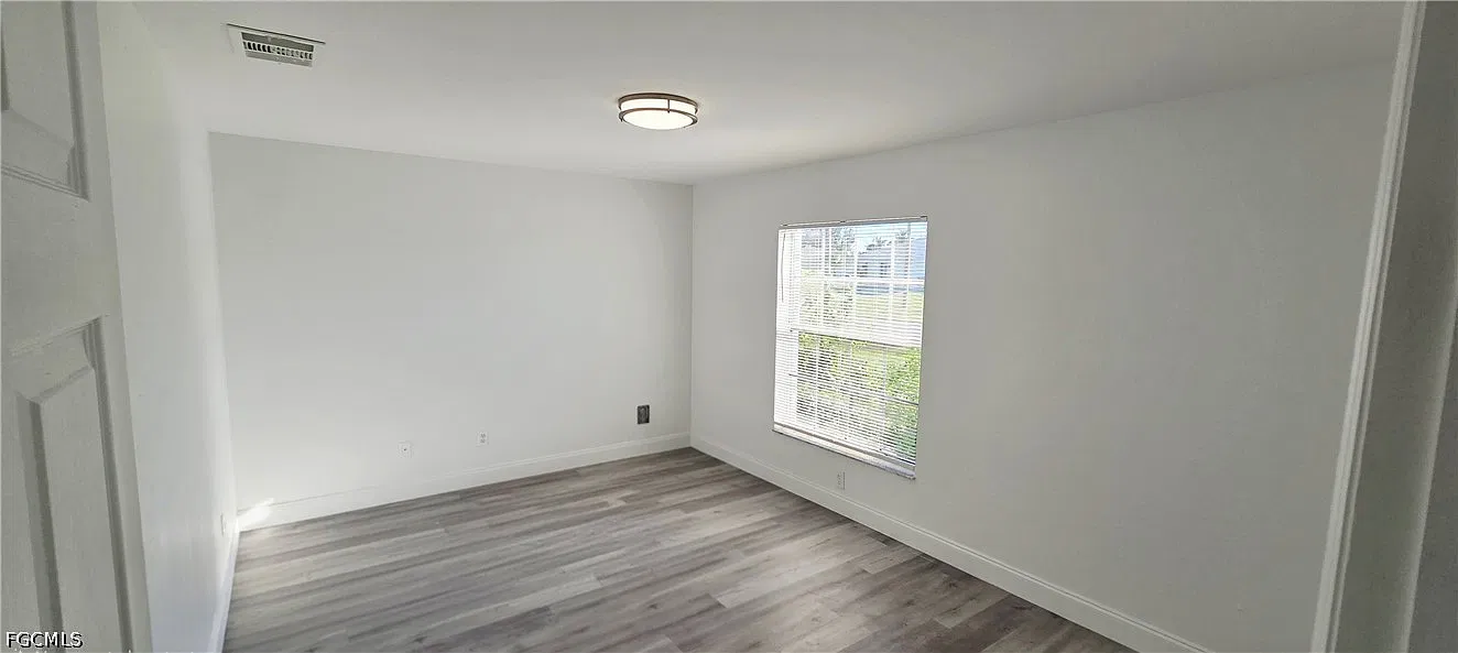 3 bed, 2.0 bath, 1993 sqft, $1,900 — Photo 3