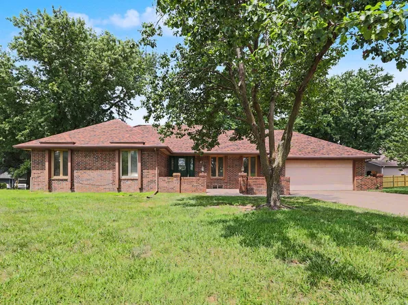 701 N Oak Forest Ln, Derby, KS 67037