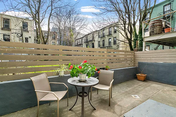 Sold by Compass | media 17