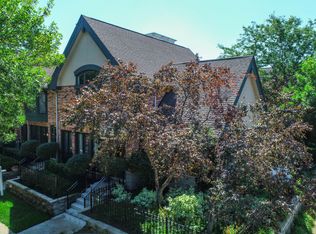 1003 E Lyon St #3, Milwaukee, WI 53202