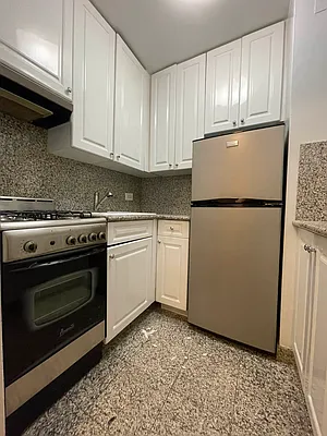 Rented by Bond New York | media 7