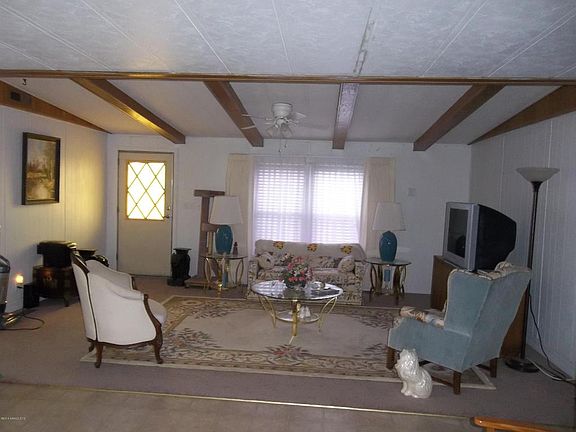 3rd image of 4861 S San Pedro Ave