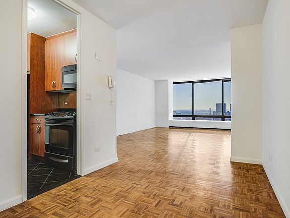 5th image of 265 E 66th St APT 32G